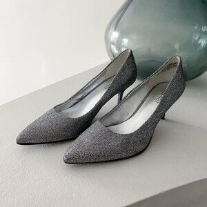 🎬✨ Nine West - Metallic Pewter Pointed Toe Kitten Heels